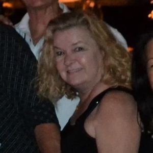 Meet your Posher, Debi